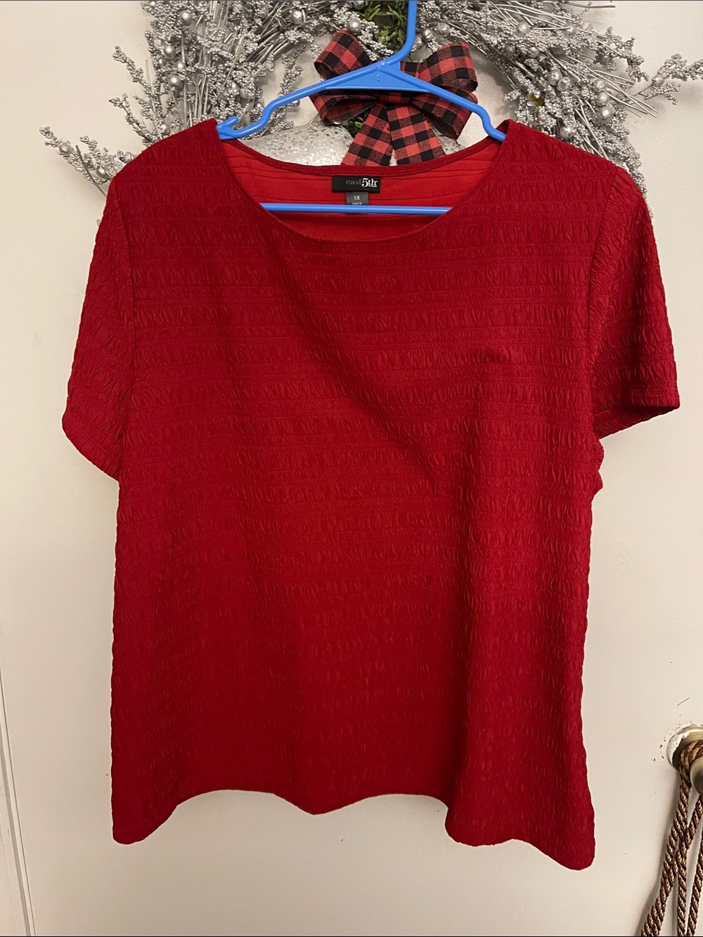 East 5th Red Short-Sleeve Textured Tee